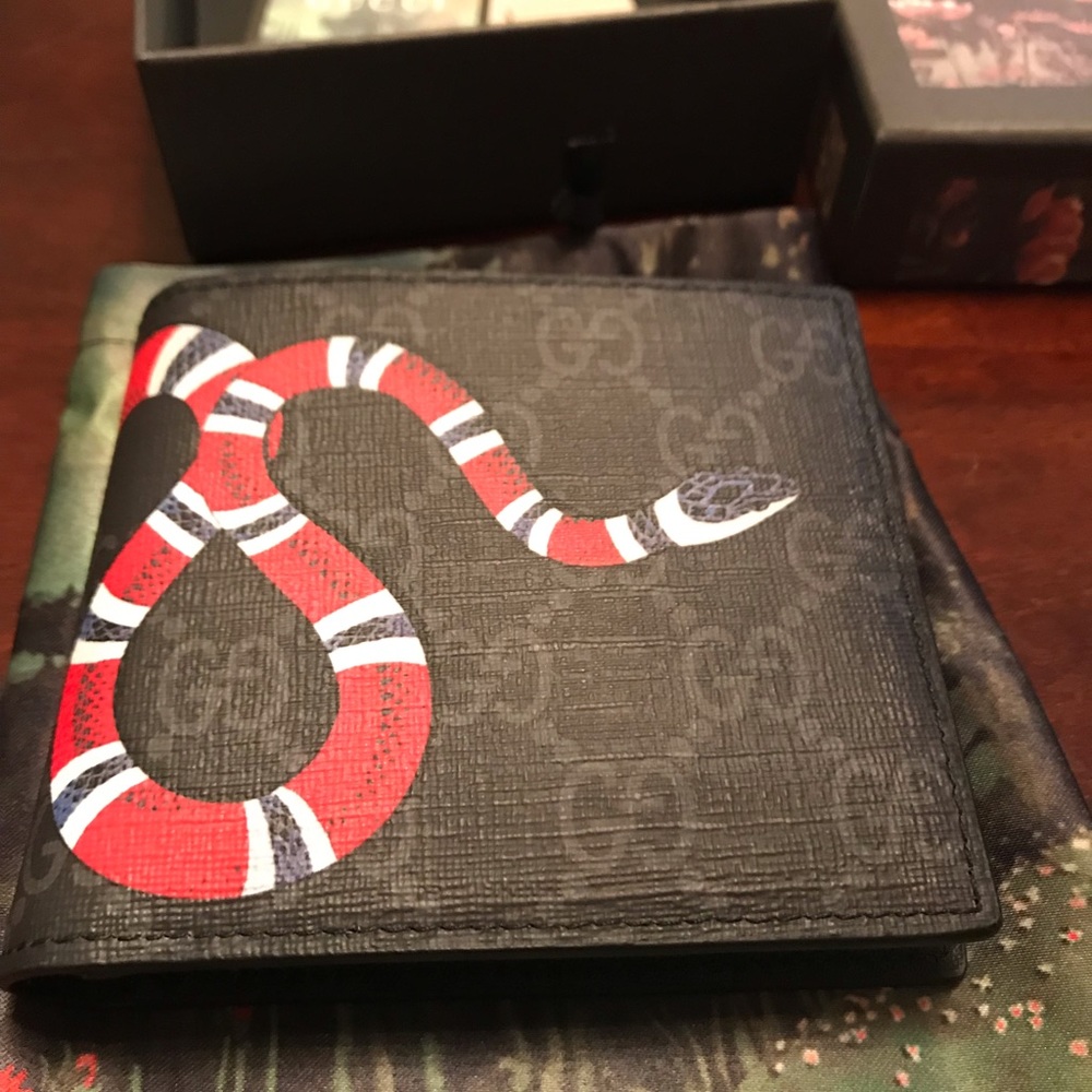 Authentic Gucci Kingsnake Wallet Brand New